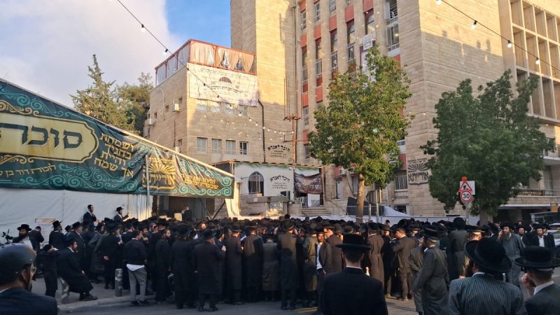 באדיבות המצלם