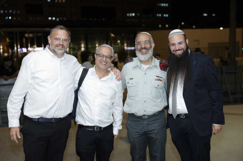 שמוליק קורלנסקי