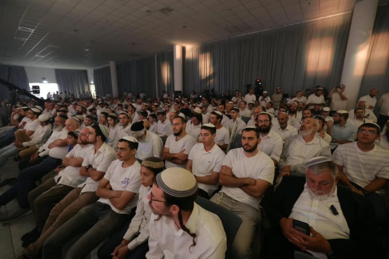 שמוליק קורלנסקי