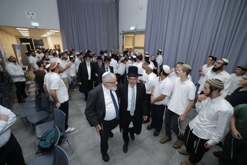 שמוליק קורלנסקי