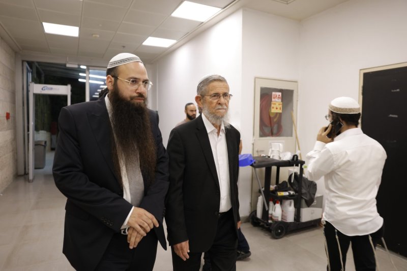 שמוליק קורלנסקי