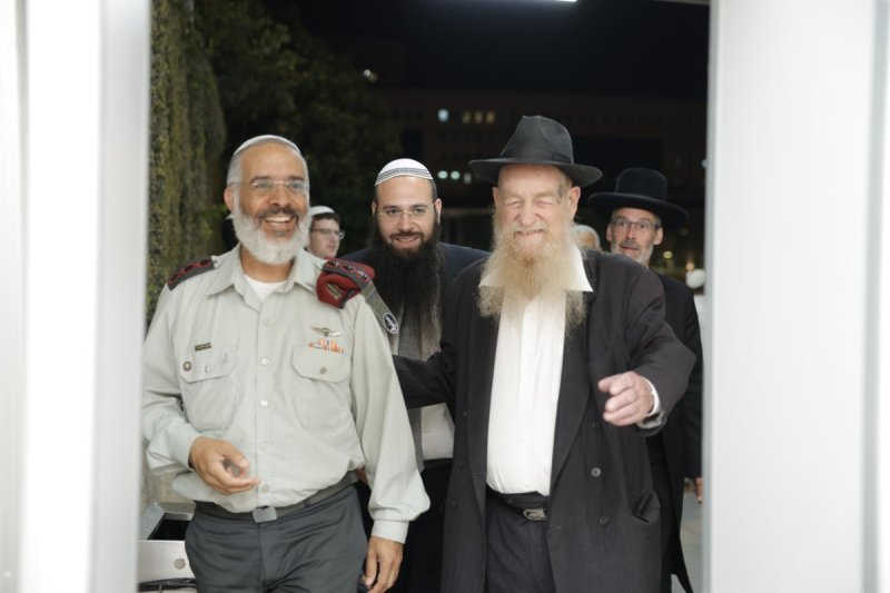 שמוליק קורלנסקי
