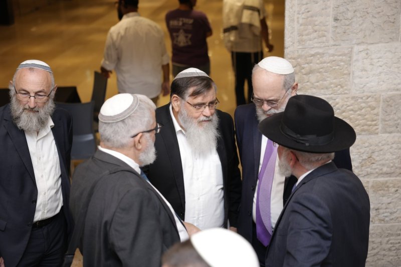 שמוליק קורלנסקי