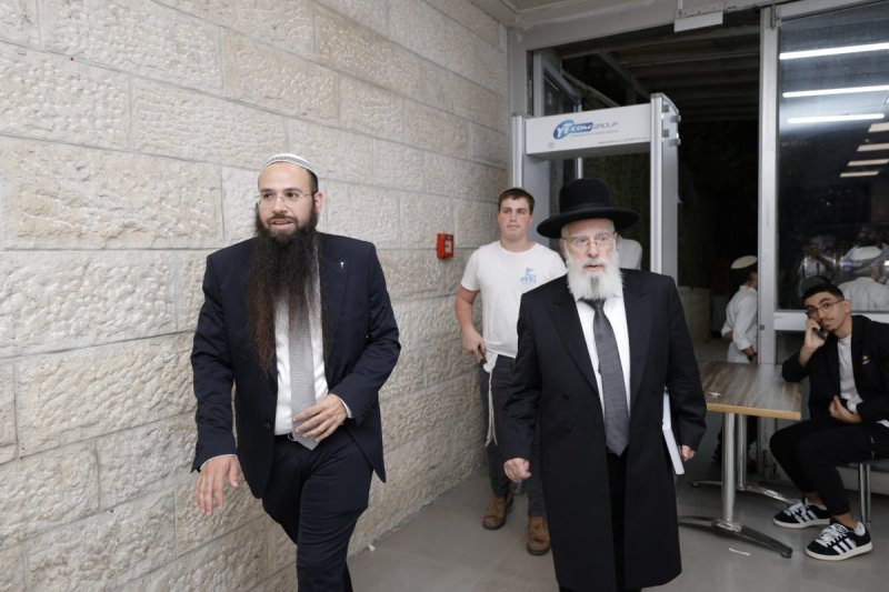שמוליק קורלנסקי