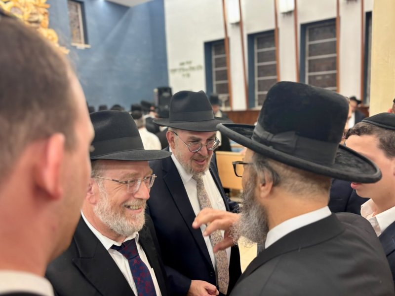 באדיבות המצלם