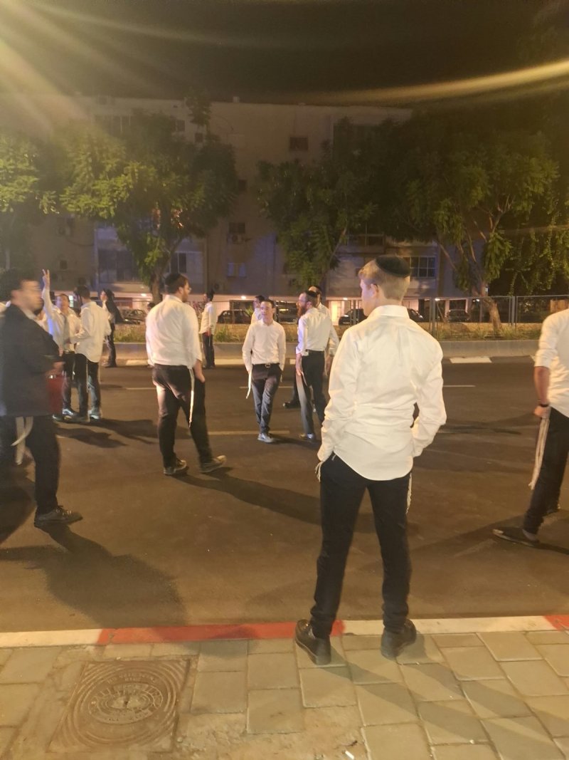 באדיבות המצלם