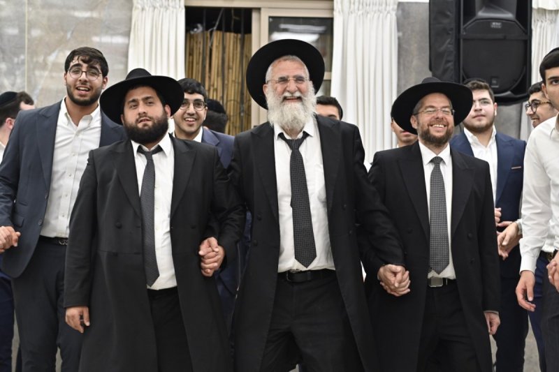 רן אילוז