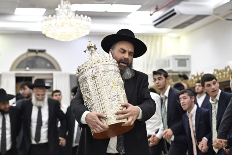 רן אילוז