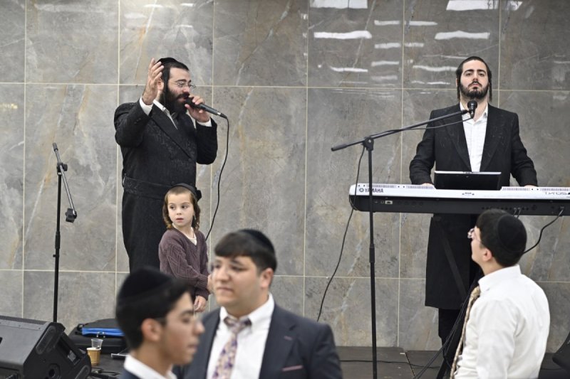 רן אילוז