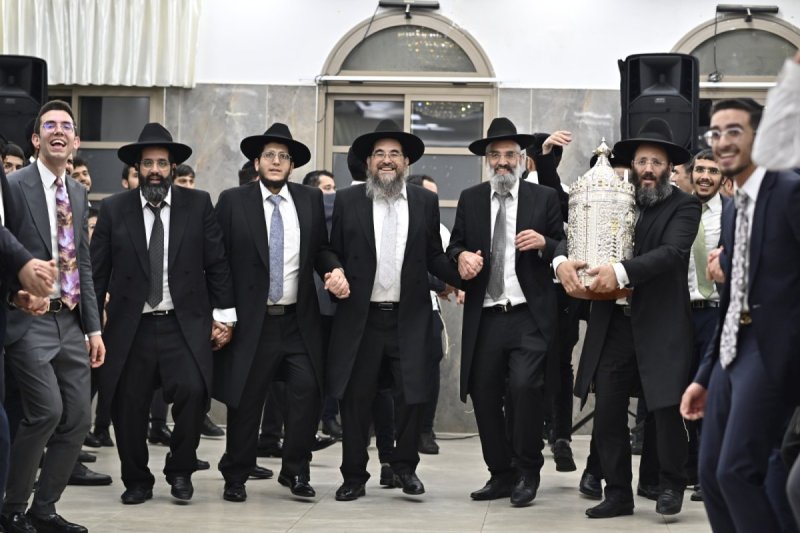 רן אילוז