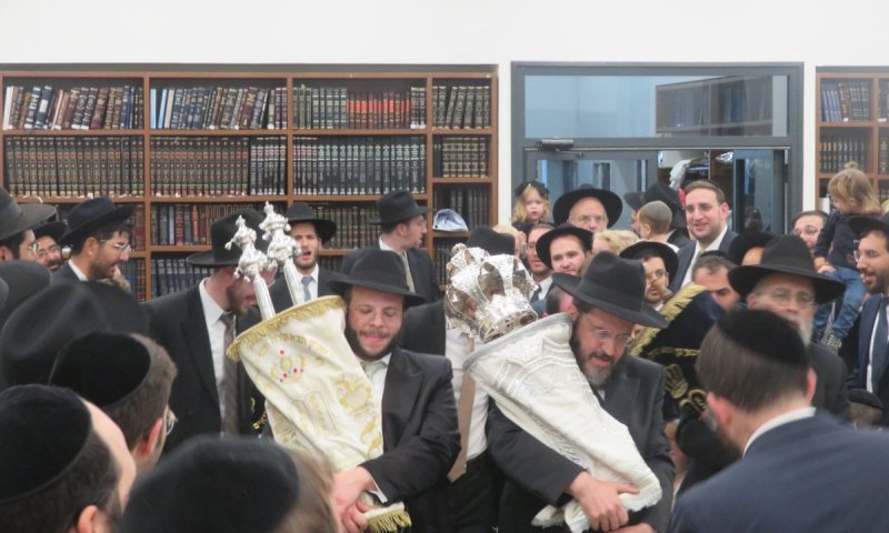 הקפות שניות ב"בני הישיבות" בפסגת זאב: רבנים ואישי ציבור חגגו