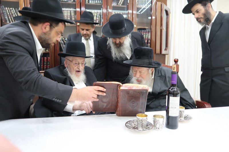 באדיבות המצלם