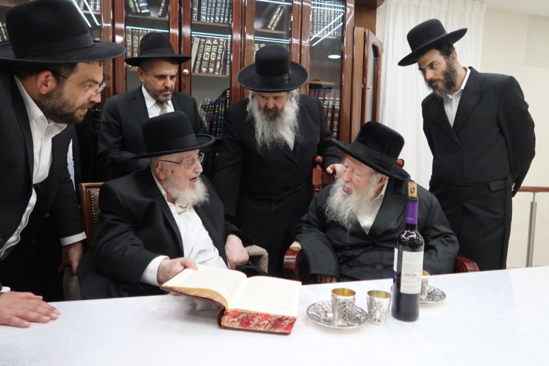 באדיבות המצלם