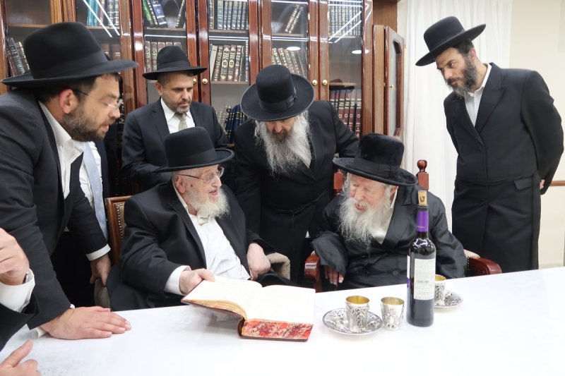 באדיבות המצלם