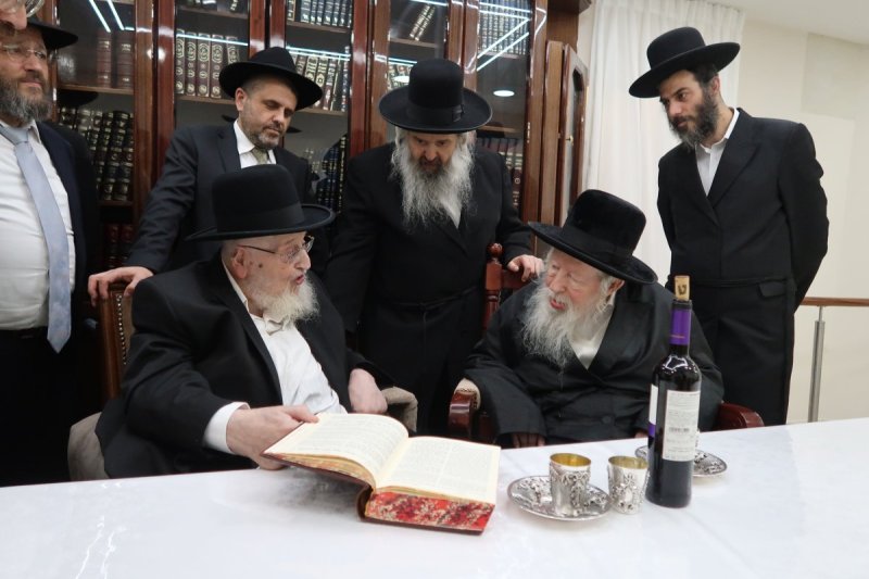 באדיבות המצלם