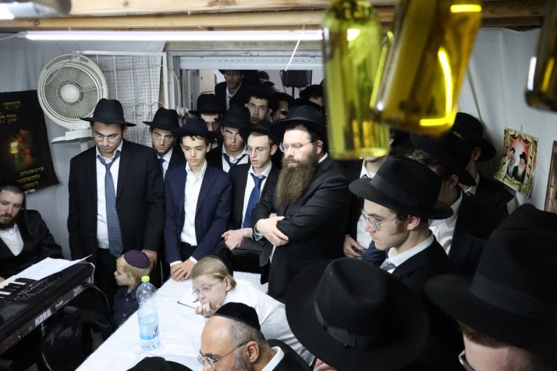 באדיבות המצלם