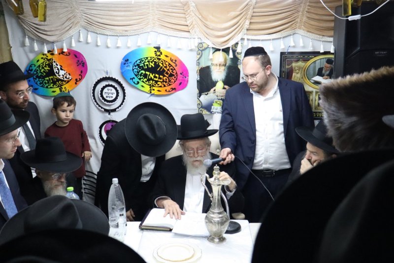 באדיבות המצלם