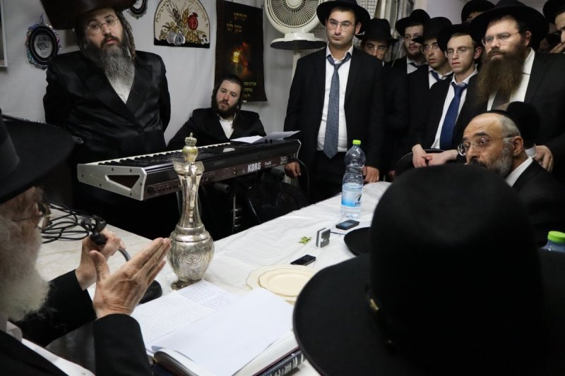 באדיבות המצלם