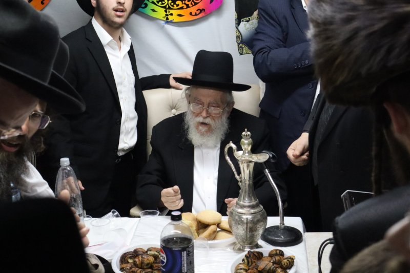 באדיבות המצלם