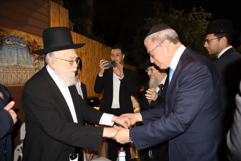 באדיבות המצלם