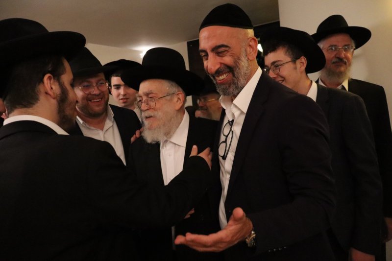 באדיבות המצלם