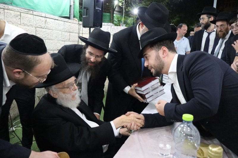 באדיבות המצלם