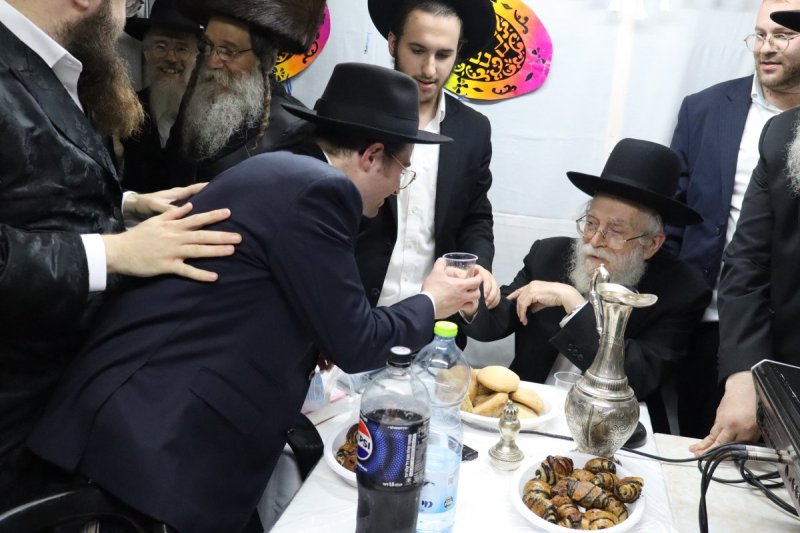באדיבות המצלם