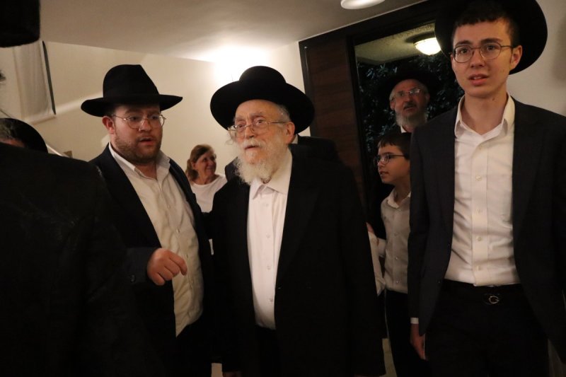 באדיבות המצלם