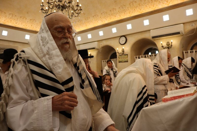 באדיבות המצלם