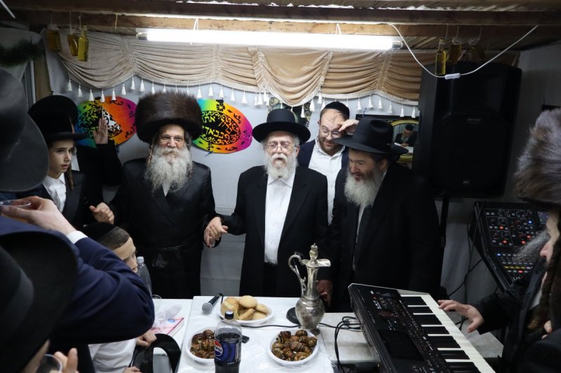 באדיבות המצלם