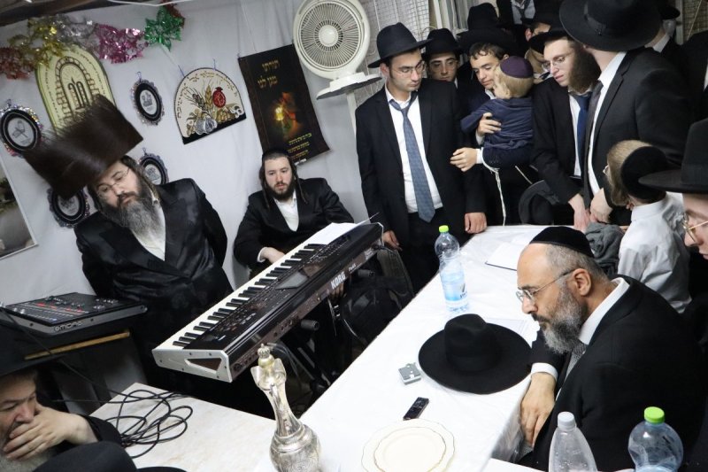 באדיבות המצלם