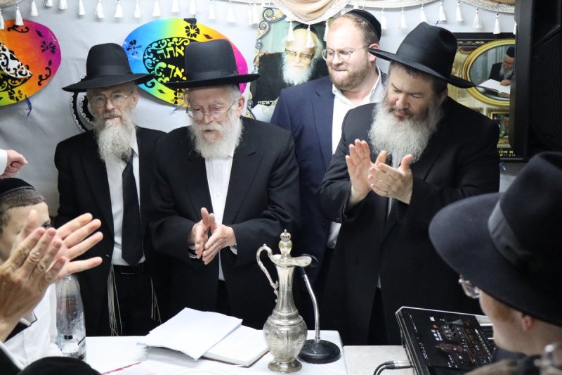 באדיבות המצלם