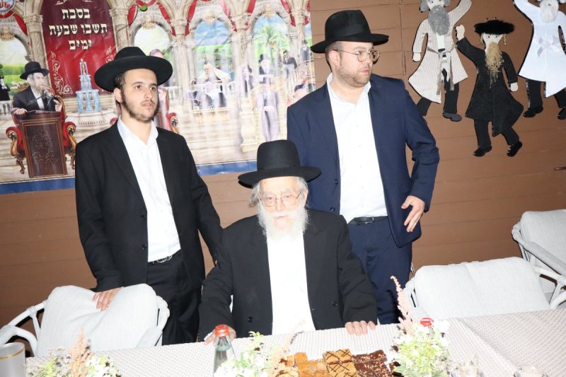 באדיבות המצלם