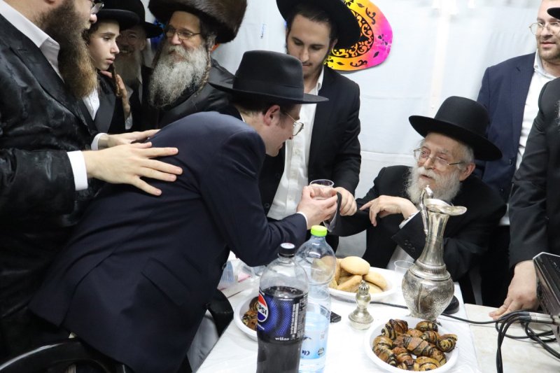 באדיבות המצלם