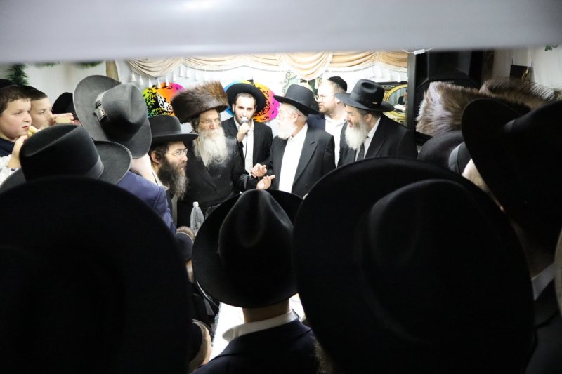 באדיבות המצלם