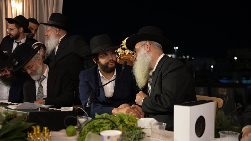 באדיבות המצלם