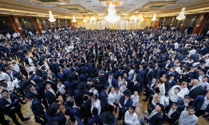 תיעוד ענק: שמחת בית השואבה ונעילת החג ב'עטרת שלמה'