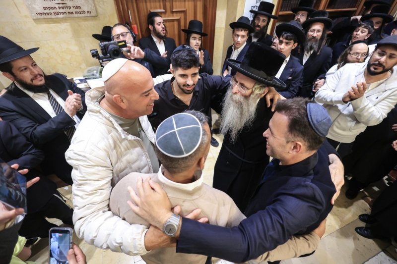 באדיבות המצלם