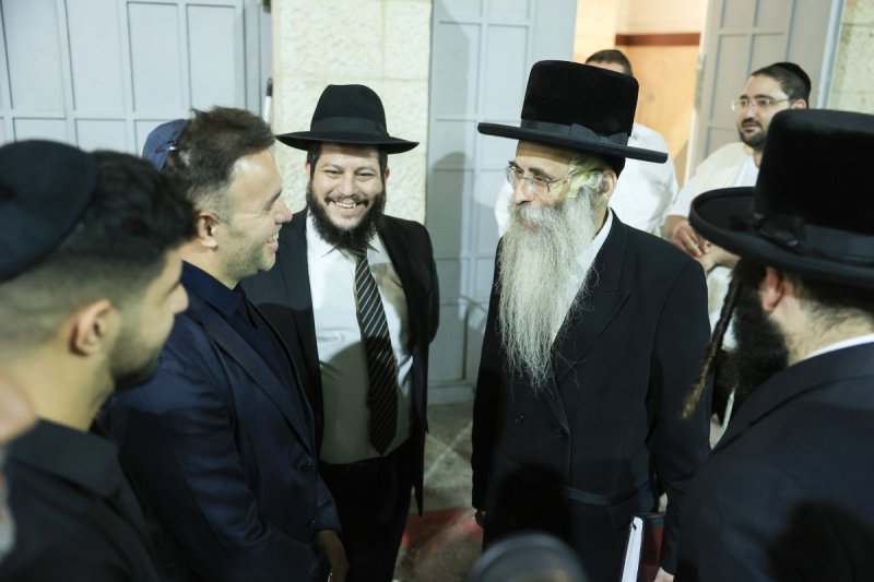 באדיבות המצלם