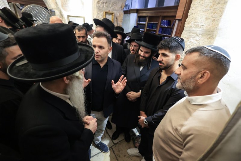 באדיבות המצלם