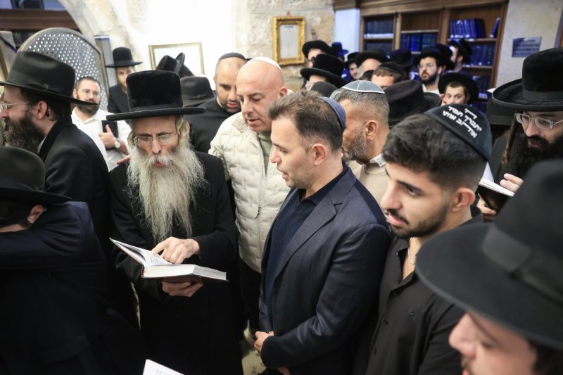 באדיבות המצלם