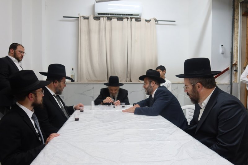 באדיבות המצלם