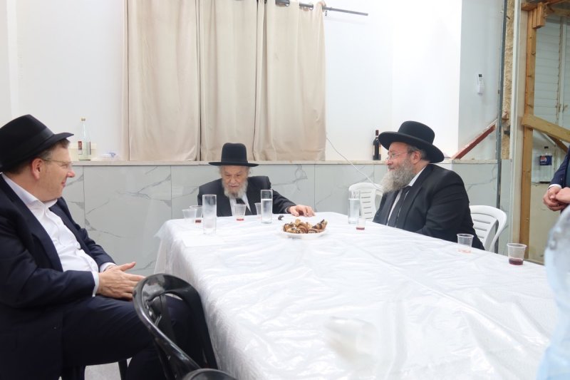 באדיבות המצלם