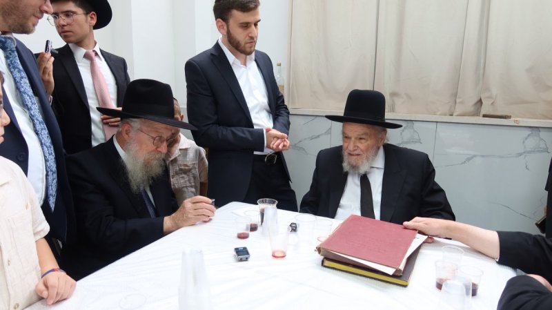 באדיבות המצלם