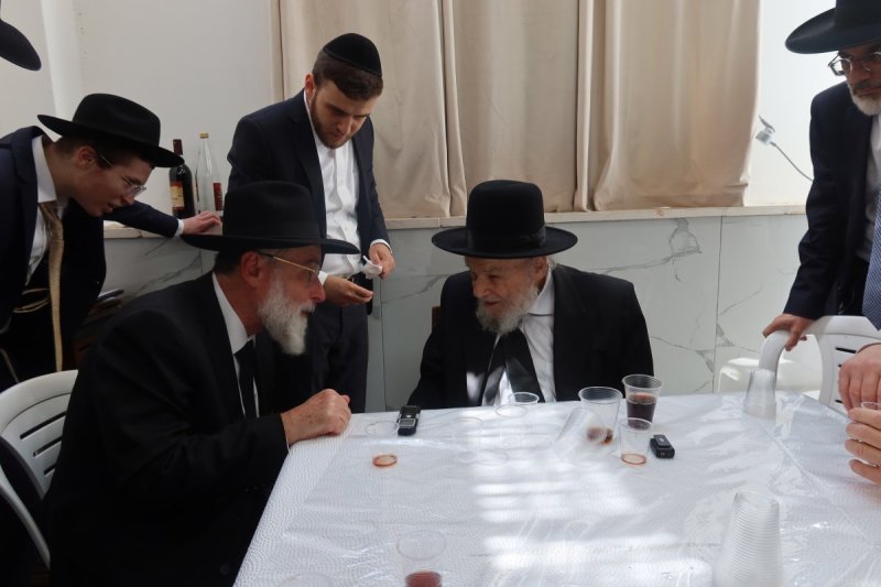 באדיבות המצלם