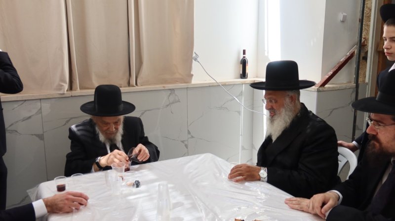 באדיבות המצלם