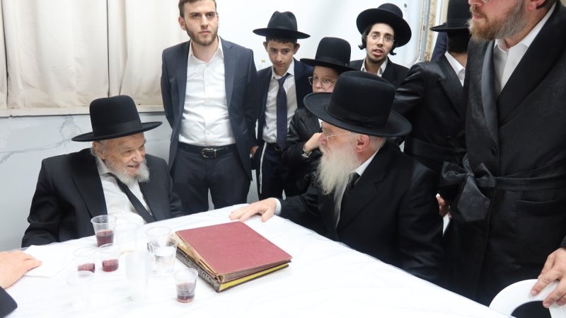 באדיבות המצלם
