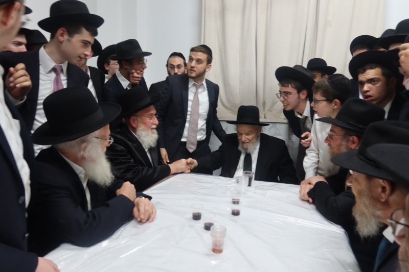 באדיבות המצלם