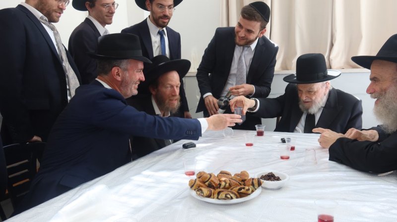 באדיבות המצלם