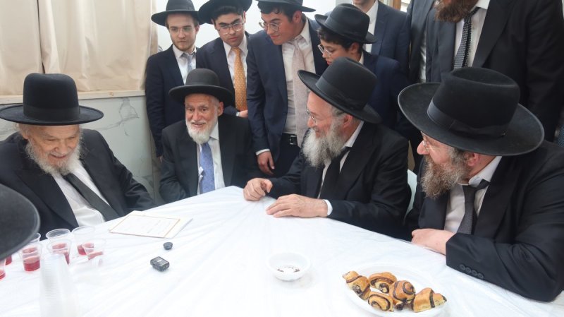 באדיבות המצלם
